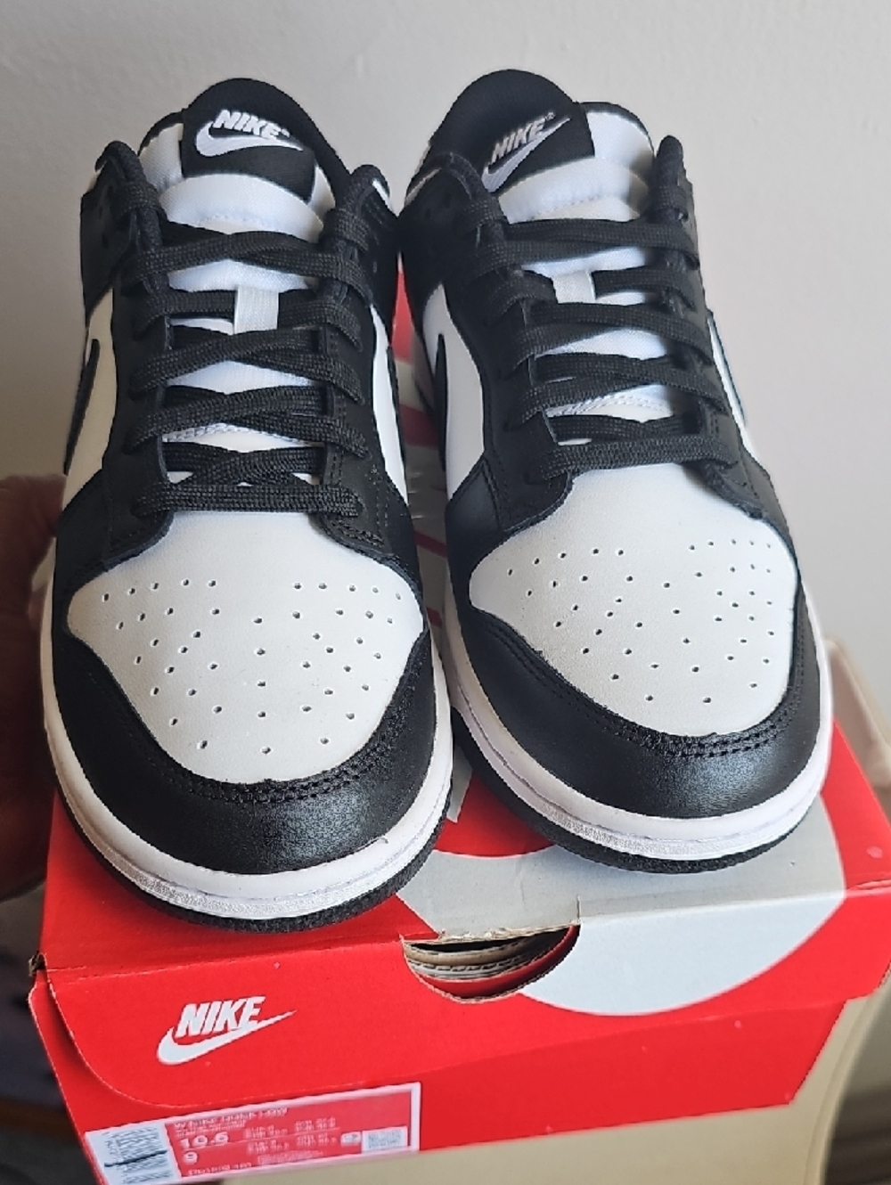 Nike Black and White Low-Top Sneakers - Picture 5 of 5